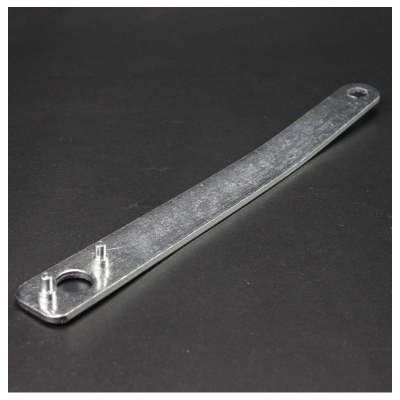 Clef de serrage meuleuse Black et Decker KG2000 Clef de serrage meuleuse Black et Decker KG2000