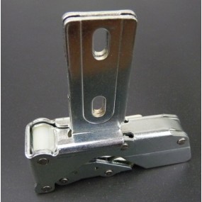Charnière infèrieure droite refrigerateur BRANDT